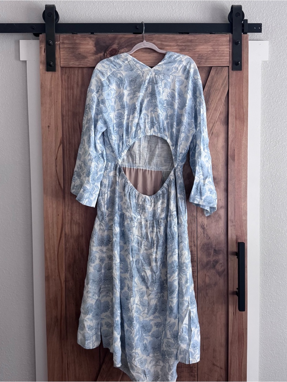 Vince Light Blue Floral V-Neck Midi Dress - Picture 6 of 6